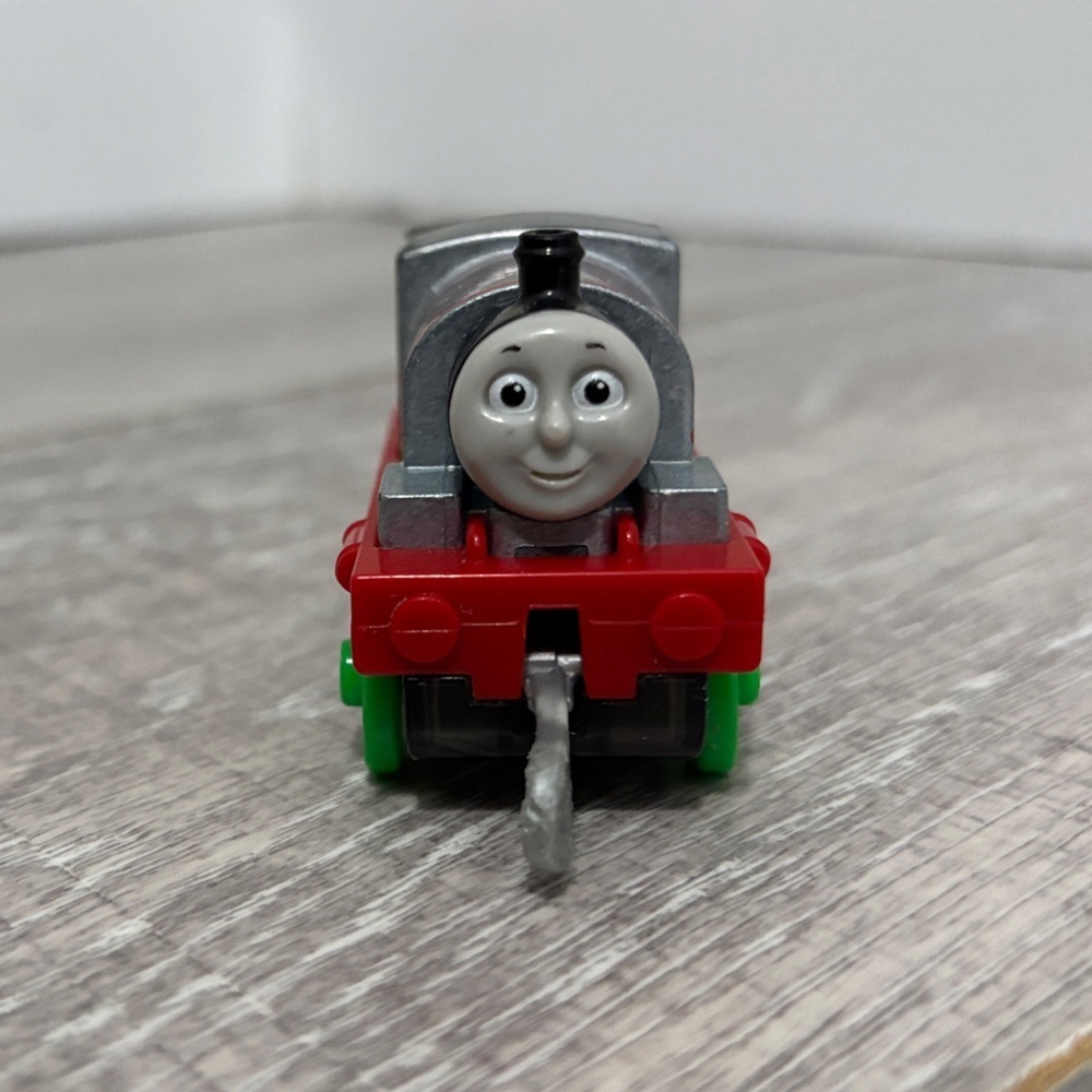 Thomas & Friends Silver Percy with Flames - Picture 3 of 8